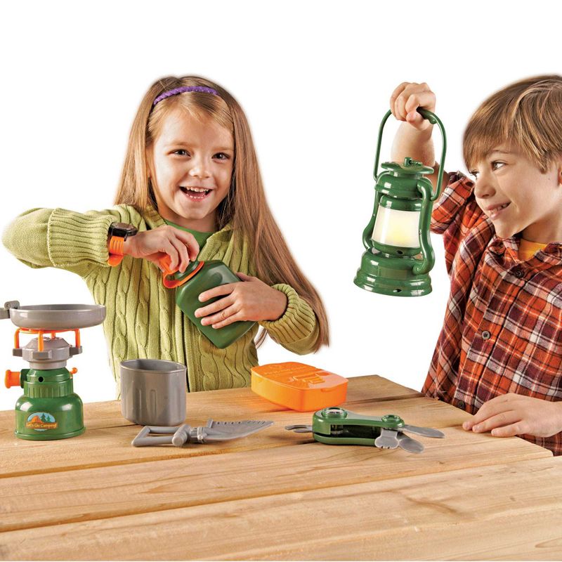 картинка Развивающая игрушка  "Походный набор"  (серия Pretend & Play, 9 элементов) от магазина снабжение школ