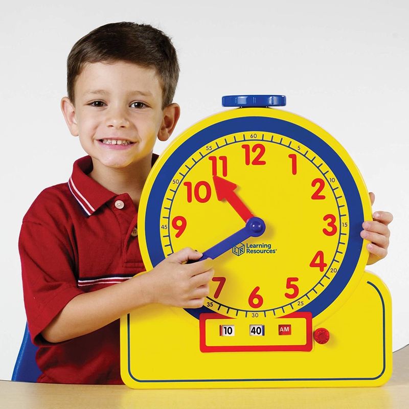 картинка Развивающая игрушка "Учимся определять время. Игрушечные часы Цифровое и аналоговое время"  (37см., 1 элемент) от магазина снабжение школ
