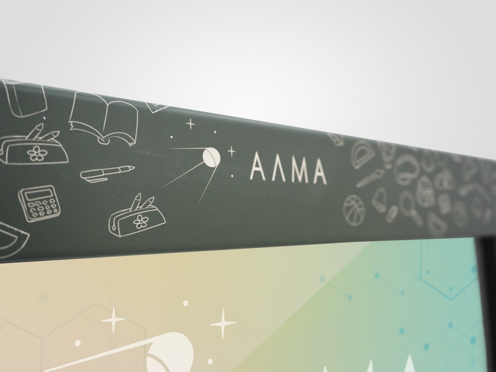картинка Сенсорная панель «АЛМА Финансовая грамотность» для школ 32" от магазина снабжение школ